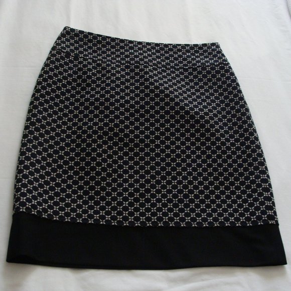 ANN TAYLOR Black & Gray LATTICE Pattern WOOL Blend STRAIGHT Skirt Sz 4 - Picture 1 of 5